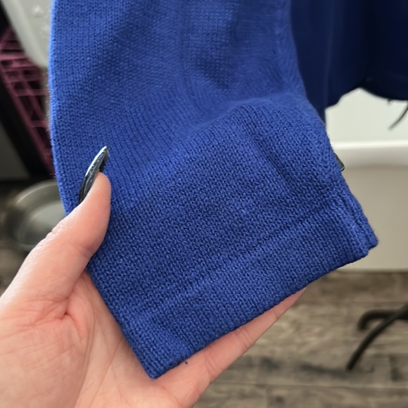 Victoria Jones Christmas sweater - Picture 7 of 8